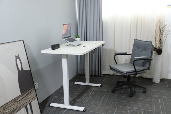 Výškovo nastaviteľný elektrický stôl BestBerg BBAT-12WW / rozmer 120x60 cm / výška 70-114 cm / biely