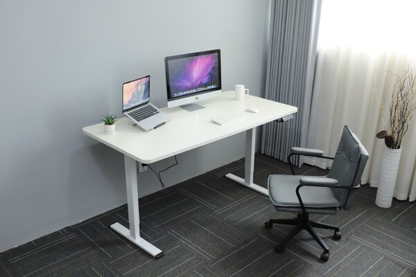 Výškovo nastaviteľný elektrický stôl BestBerg BBAT-16WW / rozmer 160x80 cm / výška 70-114 cm / biely