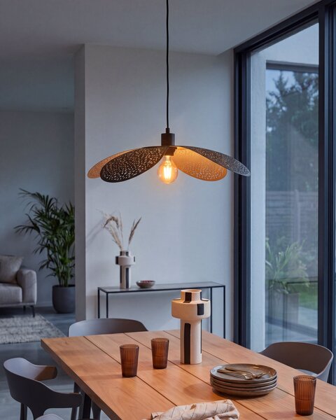 Závesná lampa čierna železo kovové tienidlo moderný glamour štýl obývacia izba jedáleň