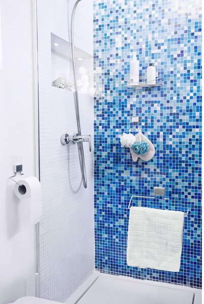 Samodržiaci kúpeľňový vešiak na uteráky Compactor Towel