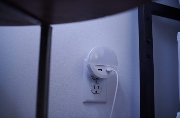 Osram - LED Nočné svietidlo do zásuvky so snímačom LUNETTA 2xUSB LED/13W/230V