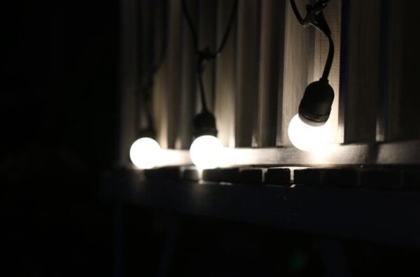 SADA 2x LED Žiarovka PARTY E27/0,5W/36V biela 3000K