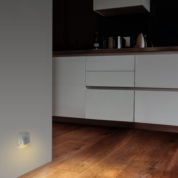 Solight WL911 - LED Orientačné svietidlo so senzorom do zásuvky LED/0,5W/230V