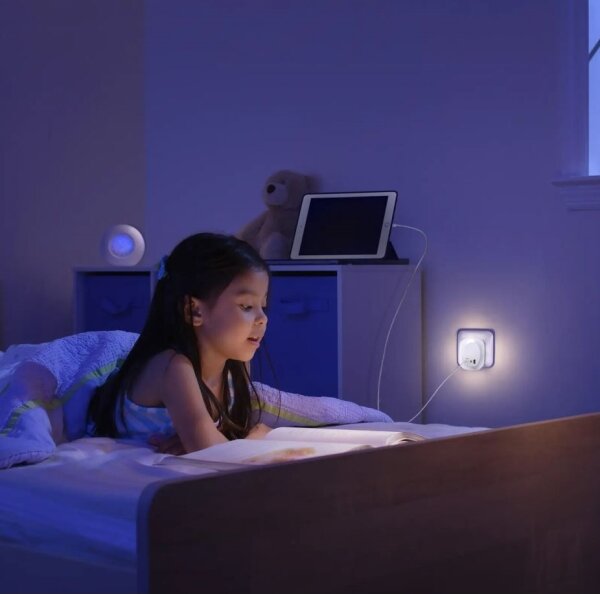 Ledvance- LED Nočné svietidlo do zásuvky so senzorom a USB LUNETTA LED/12,5W/230V