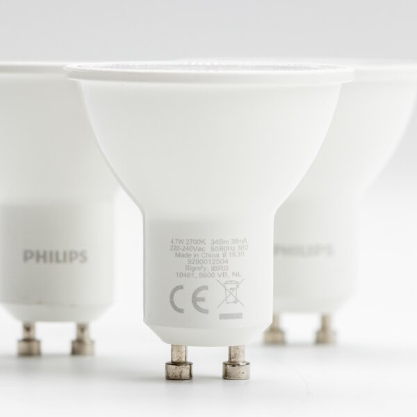 SADA 3x LED Žiarovka Philips GU10/4,7W/230V 2700K