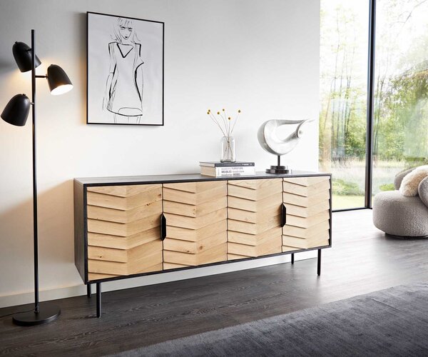 DELIFE Komoda Muvi 175 cm dub prírodná mango čierny kov čierny 4 dvierka