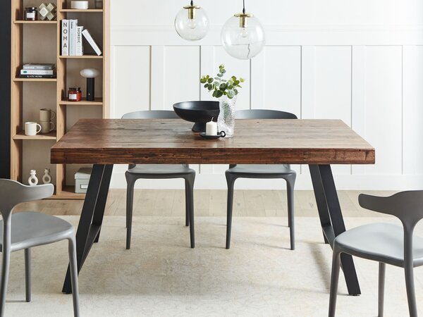 Jedálenský stôl tmavohnedý borovicové drevo MDF 160 x 90 cm stabilné čierne kovové nohy jedáleň obývacia izba industriálny štýl