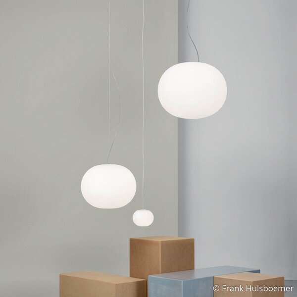 FLOS Glo-Ball - sférické závesné svetlo 45 cm, Biela / opálová, Obývacia izba / jedáleň, Sklo, Dizajn, Závesné svietidlo