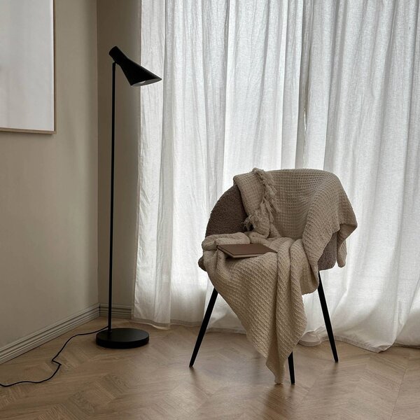 Dyberg Larsen stojacia lampa DL12, čierna, výška 139 cm, kov, Čierna, Obývacia izba / jedáleň, kov, Dizajn, Stojaca lampa