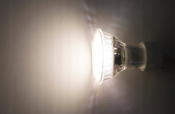 LED žiarovka Philips Corepro GU10 - 4,9 W - 550 Lm - neutrálna biela - Premium