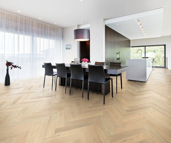 KAHRS Herringbone Dub cd krémovo biely 111PCDEKFVKE600 - 2.30 m2