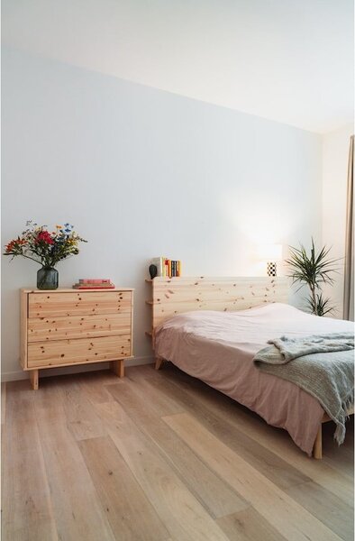 Dvojlôžková posteľ z borovicového dreva s roštom 160x200 cm Retreat – Karup Design