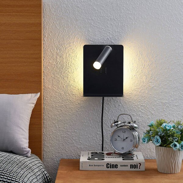 Lucande LED nástenný reflektor Zavi, čierny, zástrčka, polička, USB