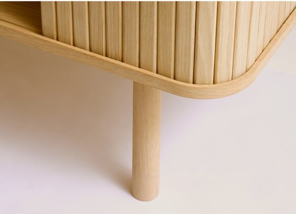 Nízka komoda v dekore duba s posuvnými dverami v prírodnej farbe 76x160 cm Cavo – Unique Furniture