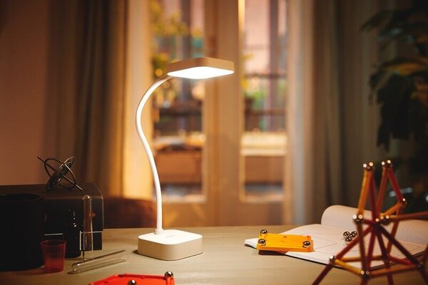 Philips 8719514443815 Rock stolná dotyková lampička LED 5W/90lm 5000K USB prenosná biela