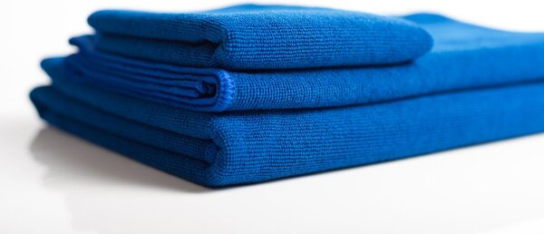 Towel City Rýchloschnúci športový uterák 110x30 - Biela