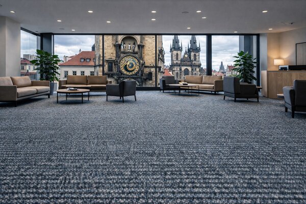 ITC , Koberec metráž Manhattan 7677, na mieru, šíře 5m, modrá, ab (mriežka), filc, chodba / predsieň