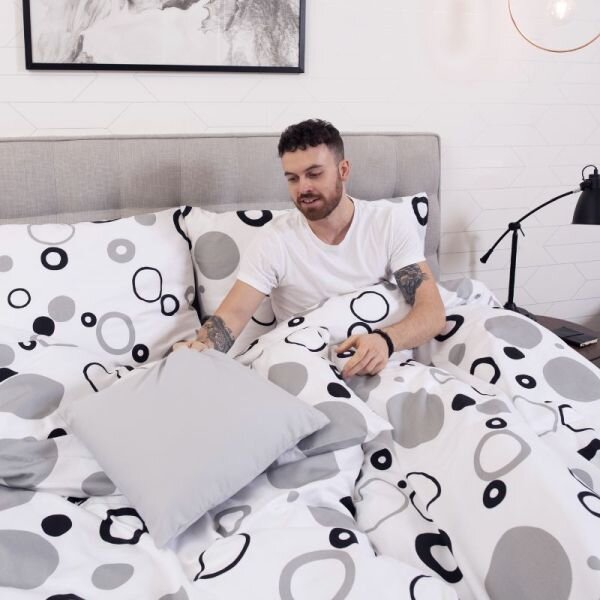 Obliečky SATÉN PLUS kruhy čierna Predĺžený 1x paplón 140x220 + 1x vankúš 70x90 cm