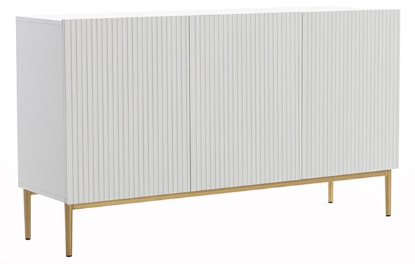 Biela komoda Nicole 150 cm s trojdverovým ryhovaným čelom - matná biela / zlaté nožičky