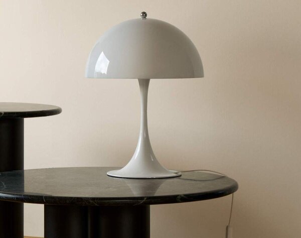 Louis Poulsen Stolná lampa Panthella 320, opal white 5744172655