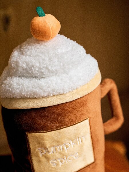 Sinsay - Zarážka dverí v tvare nápoja Pumpkin spice latte - oranžová