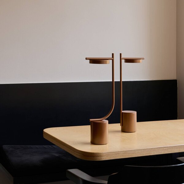 GRUPA Stolová LED lampa Grupa na akumulátor Igram, bronzová, 40 cm, IP44, Hnedá / staromosadz, Obývacia izba / jedáleň, kov, Dizajn, Stojacie svietidlo