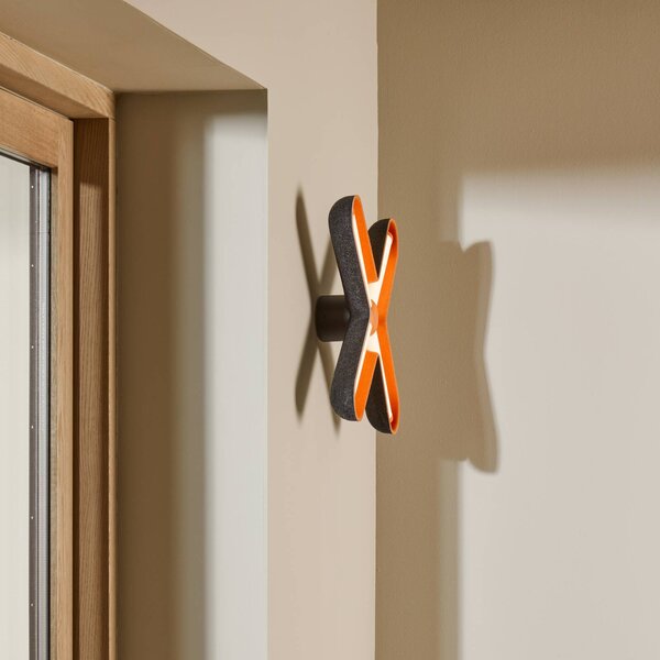 LOOM DESIGN LED nástenné svetlo Fuzz, oranžová/čierna, 50 cm, Žltá / oranžová, Obývacia izba / jedáleň, Plast, Moderný