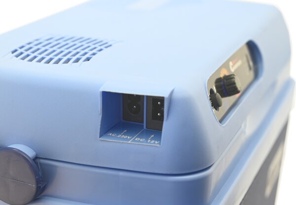 Compass Chladiaca taška 25 litrov BLUE 230/12 V s displejom zobrazujúcim teplotu