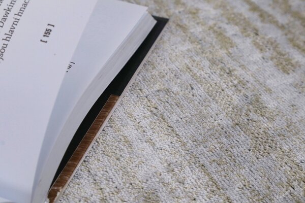 Devos Caby (DC Carpets) , TRHÁK: Kusový koberec Isphahan 84585 Cream/Sand, 67x110, béžová, obývacia izba