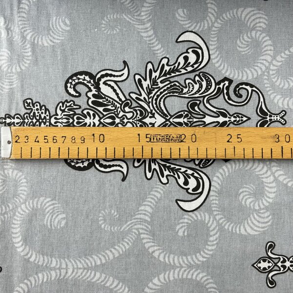 Ervi bavlna š.220 cm - ornament na šedom č.4631-5, metráž