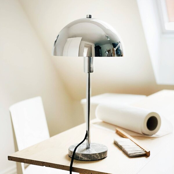 Dyberg Larsen Stolová lampa Stockholm, výška 41 cm Kov/mramor, Chrómová / strieborná, Obývacia izba / jedáleň, Kameň, Dizajn, Stojacie svietidlo