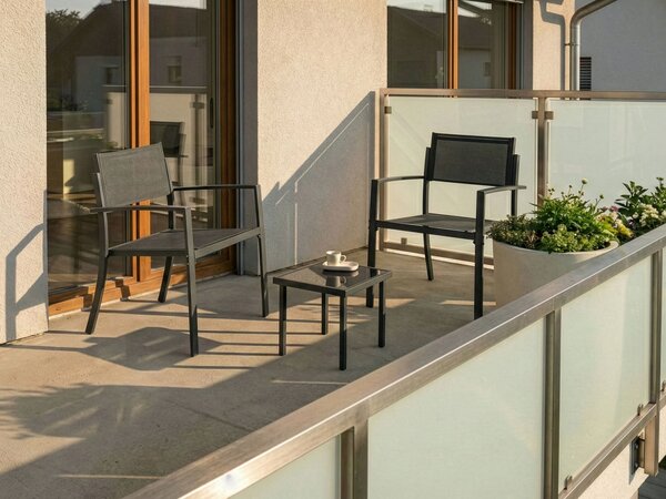 Balkónová bistro súprava tmavosivá oceľ 2-miestna so stolíkom moderný industriálny štýl terasa balkón