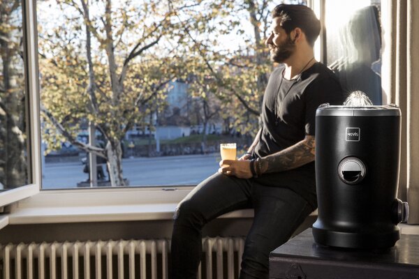 Novis Odšťavovač VitaJuicer VDE NewGen SX-3 (matná čierná)