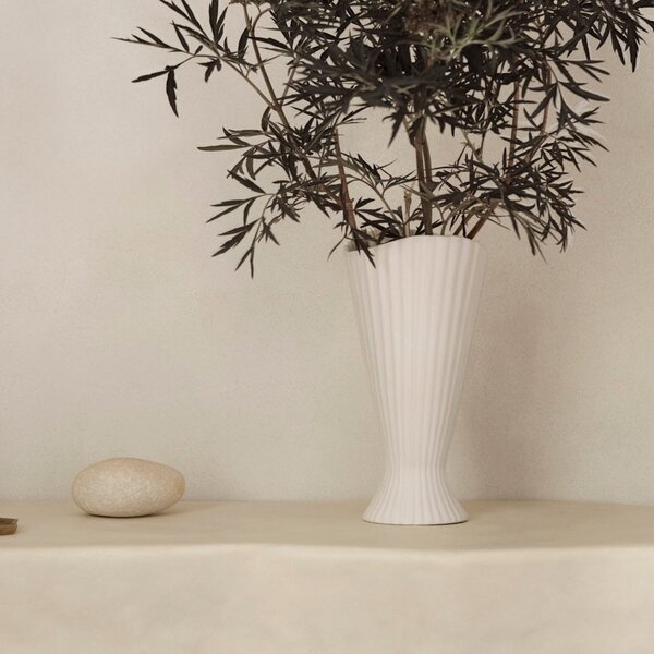 Váza Fountain Small, Off-white – Ferm Living
