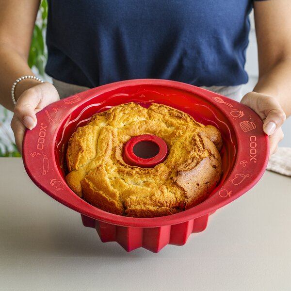 Silikónová forma na bábovku coox s lemom na uchopenie priemer 24 cm Farba: Červená