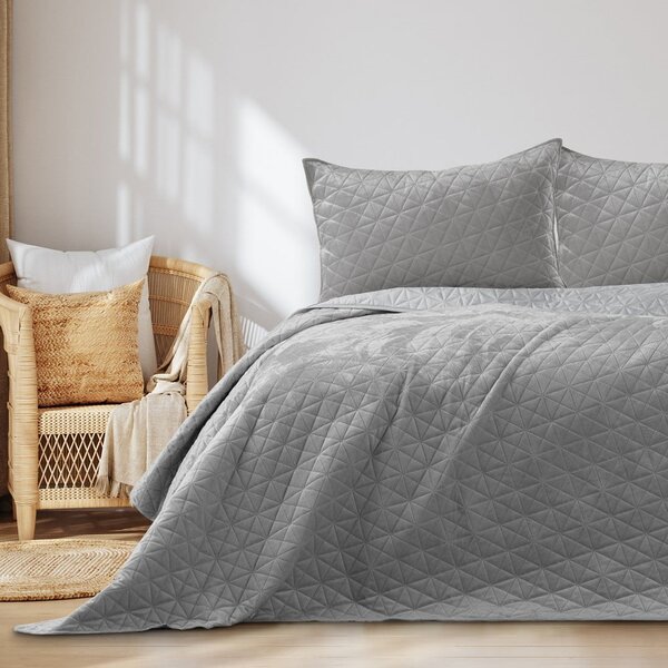 Svetlosivý zamatový prešívaný pléd 170x210 cm Laila – AmeliaHome