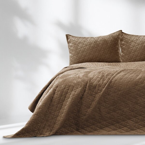 Svetlohnedý zamatový prešívaný pléd 170x210 cm Laila – AmeliaHome