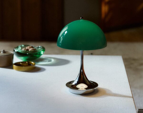 Louis Poulsen Prenosná lampa Panthella 160 V3, chrome original opal green 5744613428