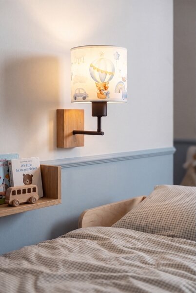 Brilagi - Nástenná lampa BOBO WOOD 1xE27/25W/230V dub/čierna/biela/modrá/medvedíky