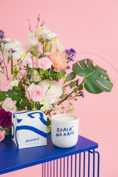 Porcelánový hrnček Zralá na kafe 270 ml