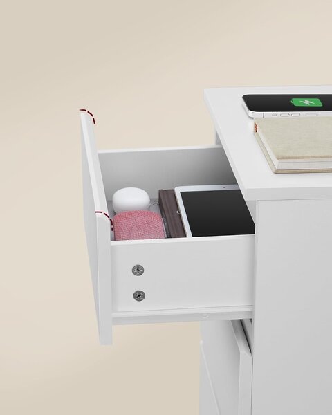 SONGMICS Súprava 2 ks nočných stolíkov Vasagle Girgo so zásuvkou a USB portami biela