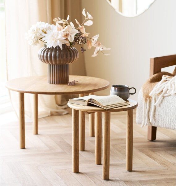 Okrúhly konferenčný stolík z dubového dreva v prírodnej farbe ø 70 cm Jena – House Nordic