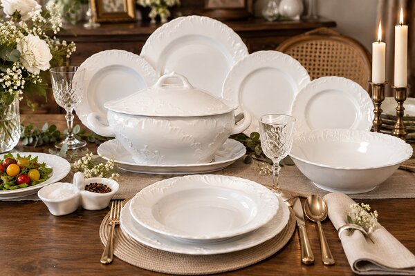 Rokoko biela porcelánová obedová súprava pre 6 osôb, 24-dielna (Elegantná biela obedová súprava Rokoko z porcelánu Ćmielów pre 6 osôb)