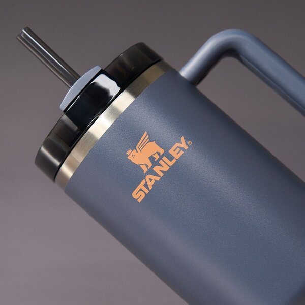 Tmavomodrá termoska so slamkou z nehrdzavejúcej ocele 1,18 l Quencher H2.0 FlowState Tumbler Twilight – Stanley