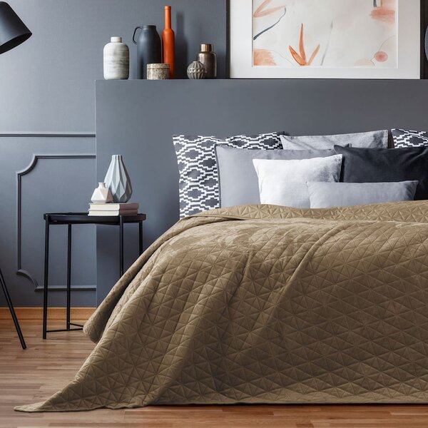 Svetlohnedý zamatový prešívaný pléd 170x210 cm Laila – AmeliaHome