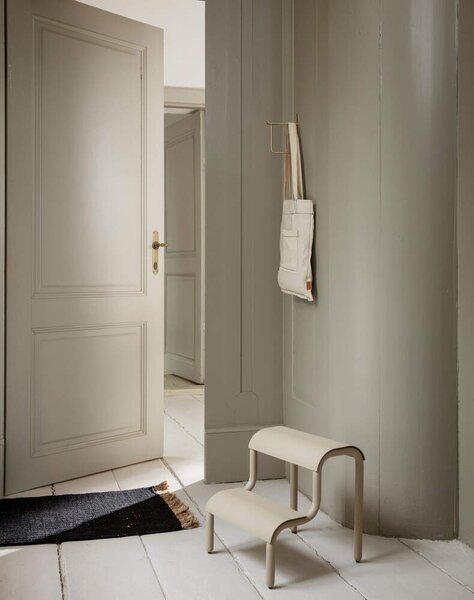 Ferm Living Schodíky Up Step, cashmere