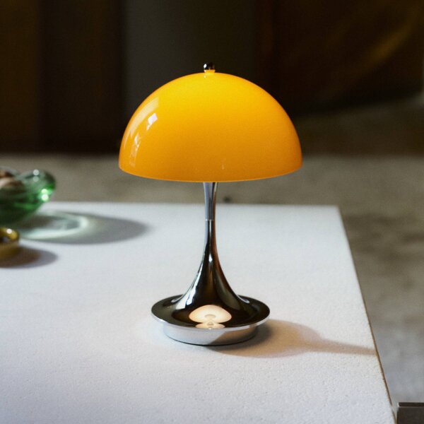 Louis Poulsen Panthella 160 Portable Original, opálovo-oranžová, Žltá / oranžová, Obývacia izba / jedáleň, Plast, Dizajn, Stojacie svietidlo