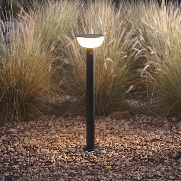 Lindby Solárne LED osvetlenie chodníka Obintu, čierne, 63 cm, so senzorom, Čierna, kov, Moderný, Osvetlenie príjazdovej cesty