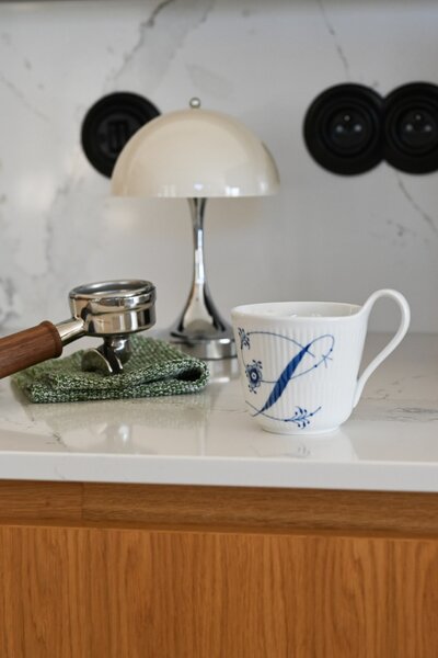 Porcelánový hrnček Alphabet 330 ml – L
