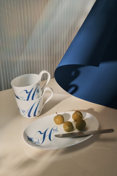 Porcelánový hrnček Alphabet 330 ml – M
